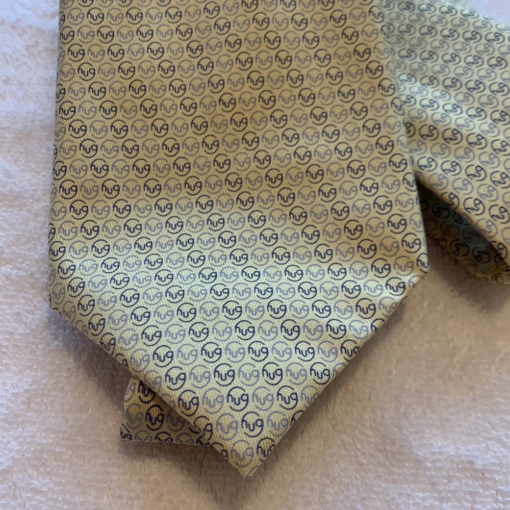 Vineyard Vines Custom Collection Necktie. View 2